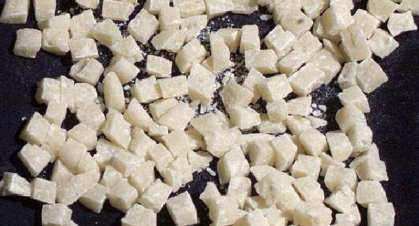 Crack rocks