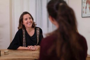 a woman discusses bipolar and addiction treatment
